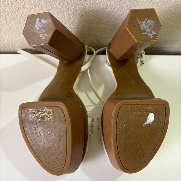 NWT Gianni Bini Cream Patent Parrish Strappy Platform Heeled Sandals 8.5 - Picture 10 of 11